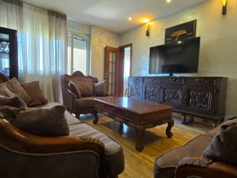 Izdavanje, stan, 90m², Tuški Put, Podgorica - image 7