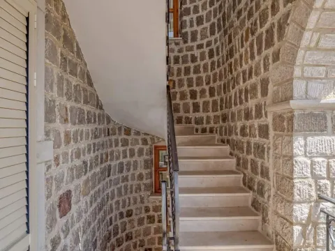 Prodaja, kuća, 500m², Reževići, Budva - image 4