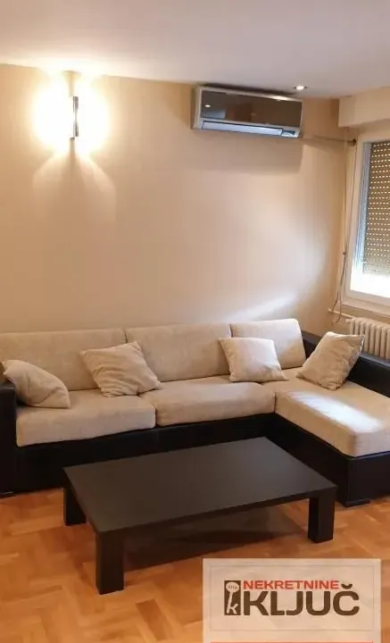 Izdavanje, dvosoban stan, 49m², Liman 4, Novi Sad Sve Podlokacije
