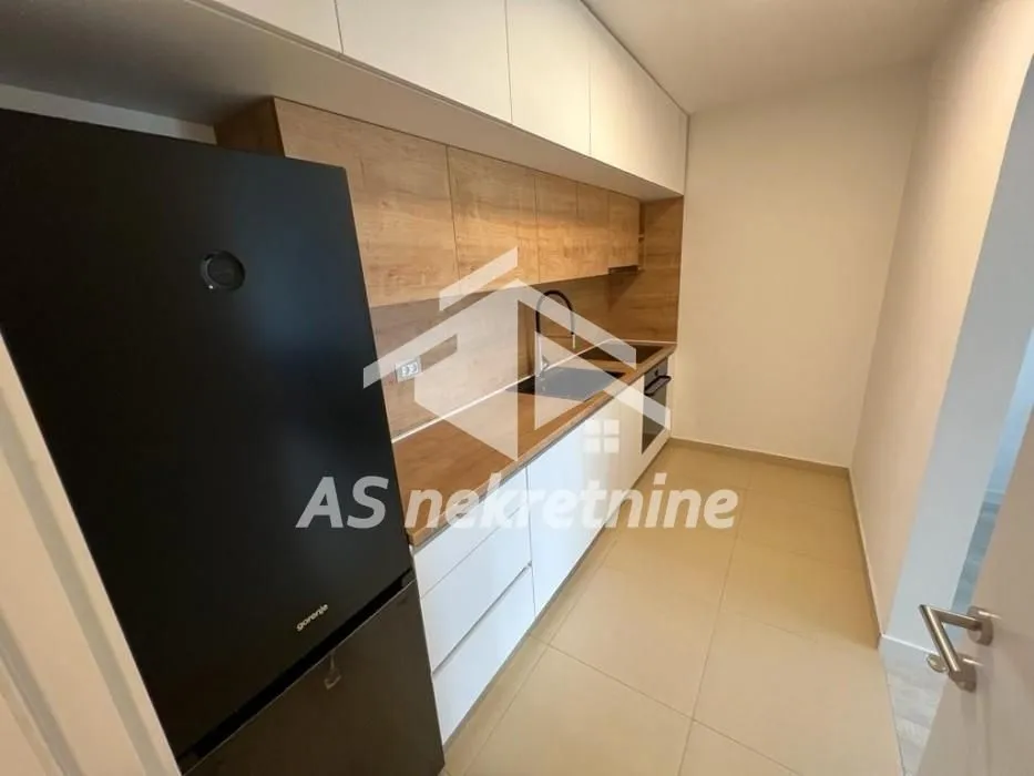 Izdavanje, trosoban stan, 69m², Sarajevska, Beograd