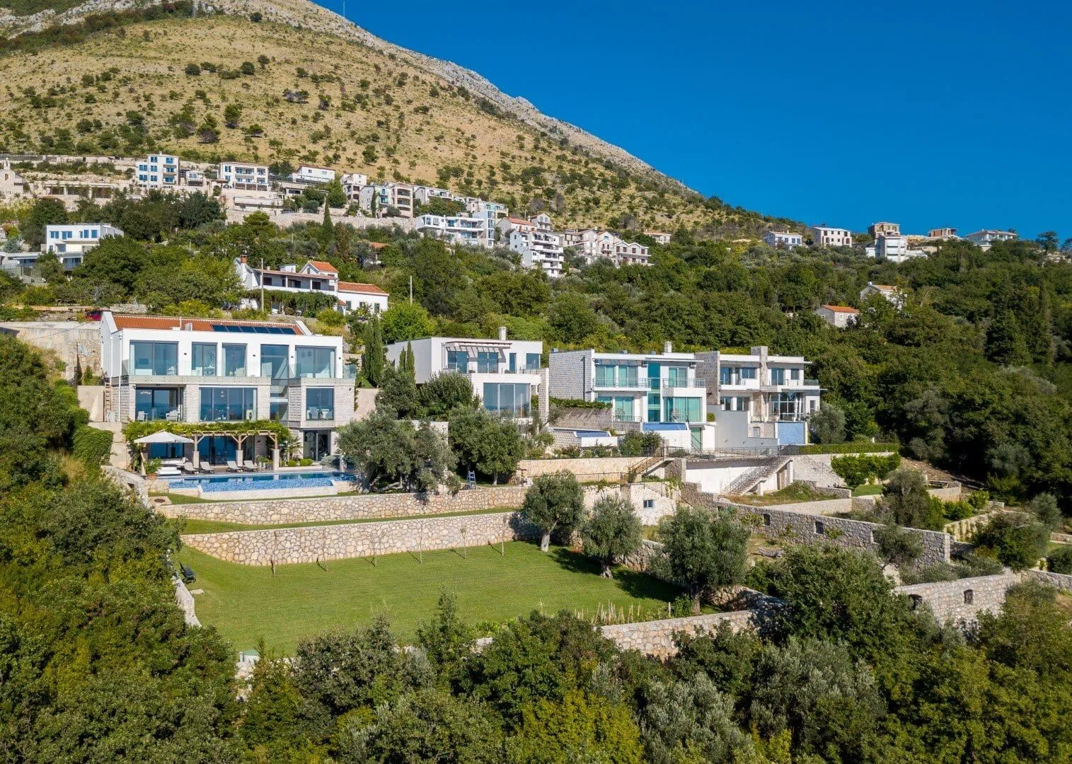 Sale, house, 550m², Reževići, Budva