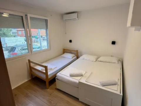 Izdavanje, jednosoban stan, 55m², Centar, Cetinje - image 7