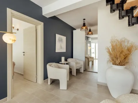 Sale, three bedroom apartment, 172m², Bunovići, Kotor - image 11
