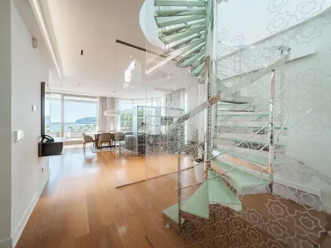 Daily-rent, two bedroom apartment, 508m², Dukley Gardens, Budva - image 5