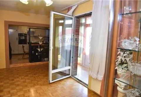 Prodaja, kuća, 696m², Zlatica, Podgorica - image 40