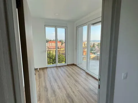 Prodaja, stan, 45m², Tivat, Crna Gora - image 5
