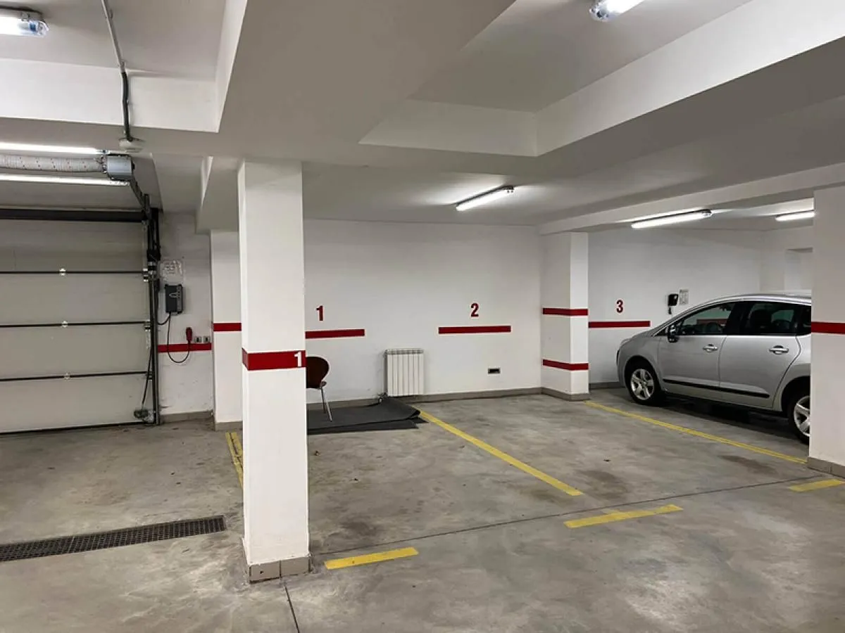 Rent, office space, 3000m², Batajnica, Beograd