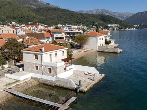 Prodaja, kuća, 110m², Bijela, Herceg Novi