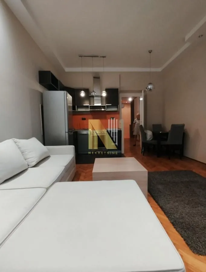 Izdavanje, dvosoban stan, 52m², Novi Sad, Srbija