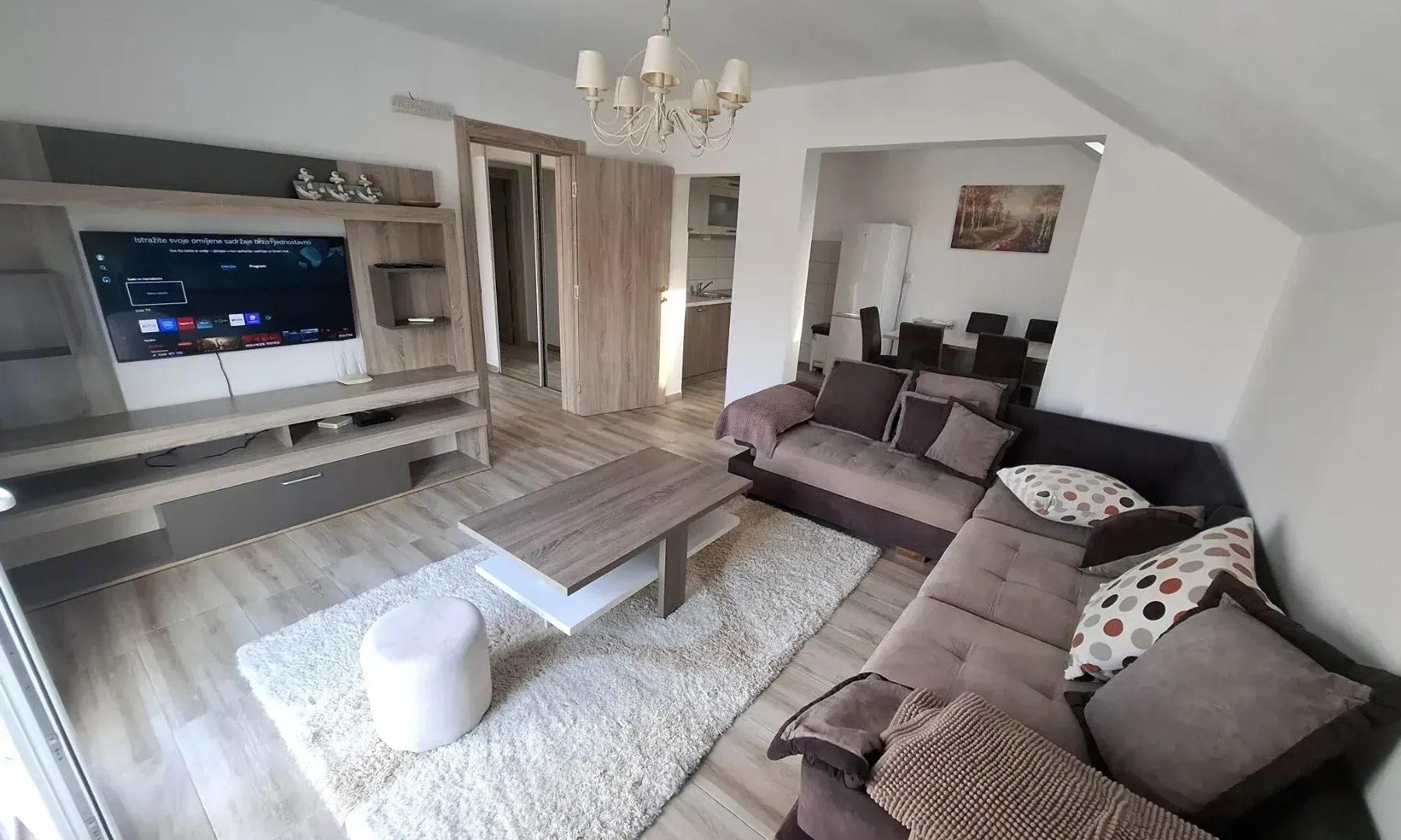 Izdavanje, stan, 65m², Tivat, Crna Gora