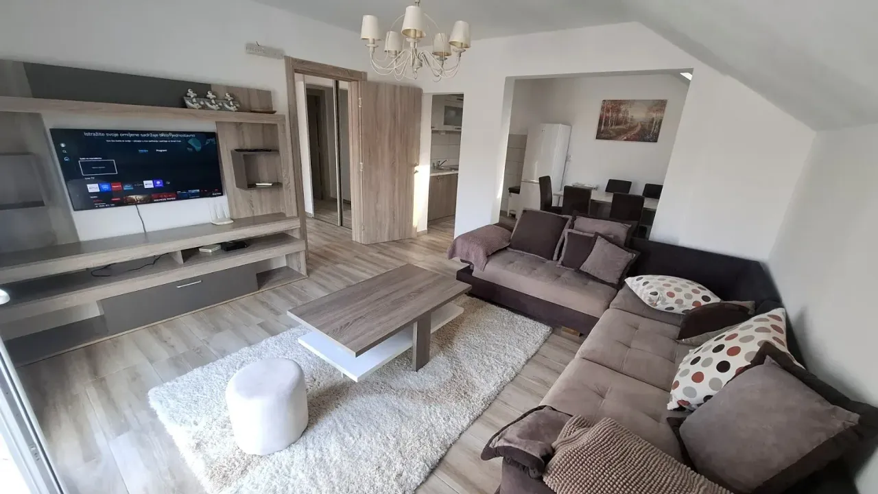 Izdavanje, stan, 65m², Tivat, Crna Gora