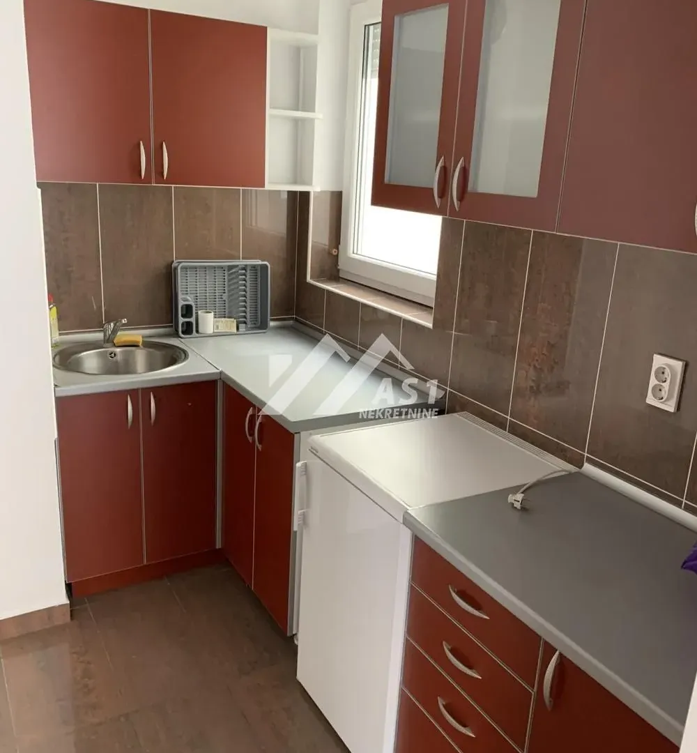 Rent, office space, 90m², Bulevar Oslobodjenja, Novi Sad Sve Podlokacije