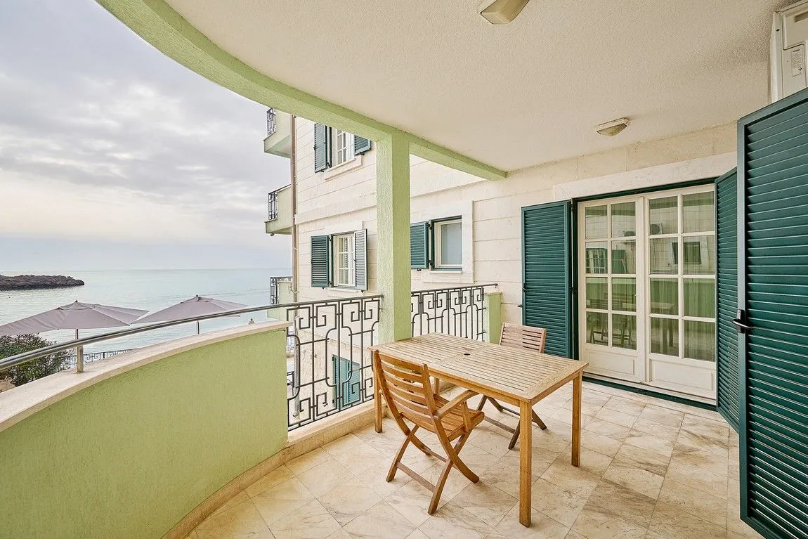 Sale, four bedroom apartment, 131m², Sveti Stefan, Budva