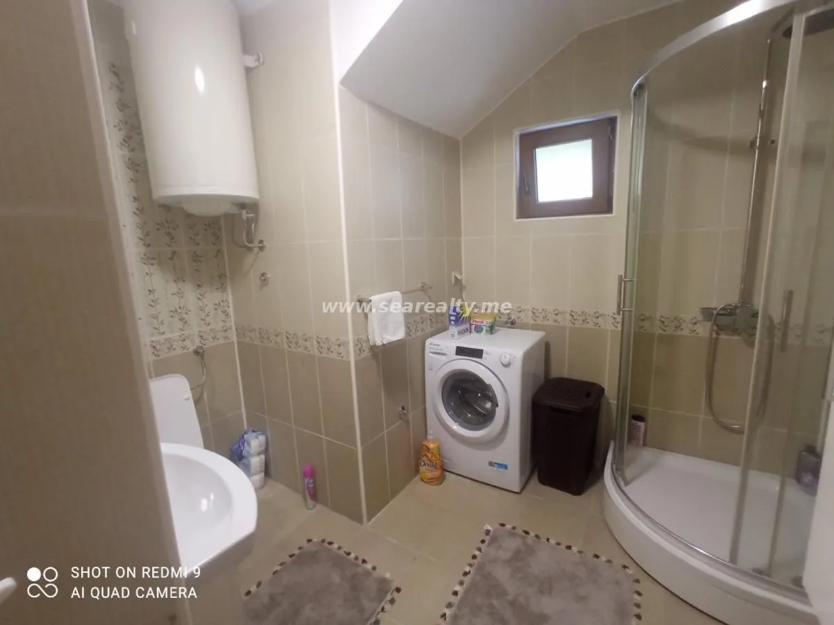 Izdavanje, kuća, 145m², Herceg Novi, Crna Gora