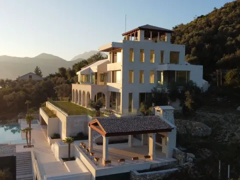 Sale, house, 1400m², Donja Lastva, Tivat - image 1