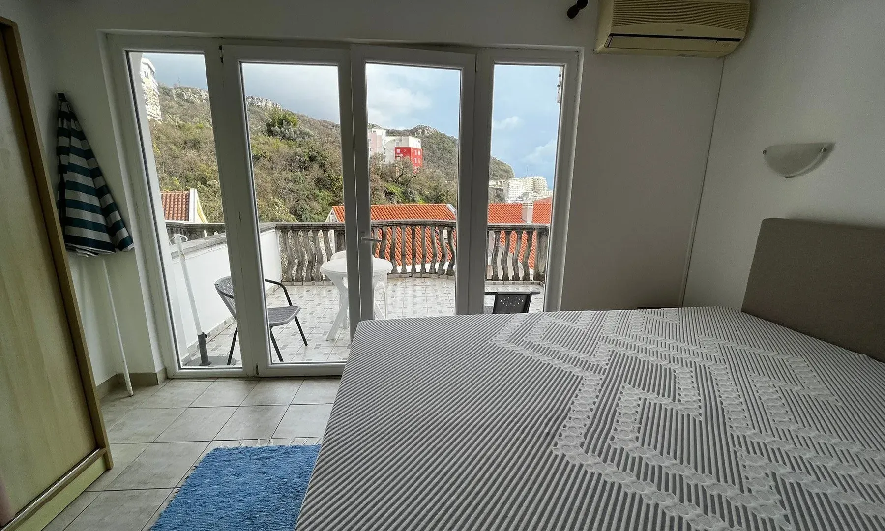 Izdavanje, jednosoban stan, 55m², Rafailovići, Budva