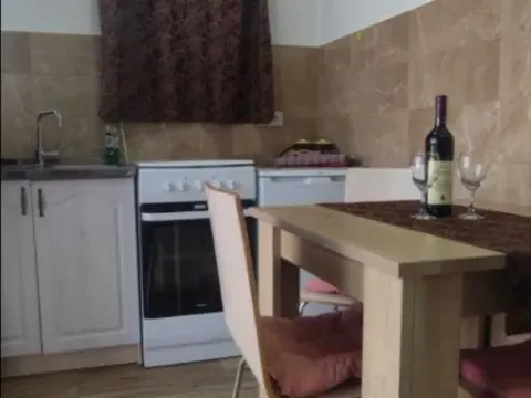 Izdavanje, garsonjera, 40m², Kalimanj, Tivat - image 7