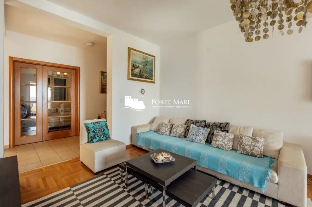 Prodaja, trosoban stan, 190m², Savina, Herceg Novi