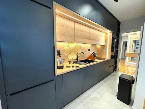 Izdavanje, trosoban stan, 100m², Central Point, Podgorica - image 9