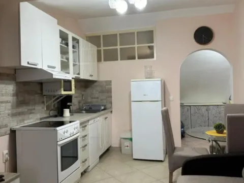 Izdavanje, jednosoban stan, 45m², Centar, Tivat - image 4