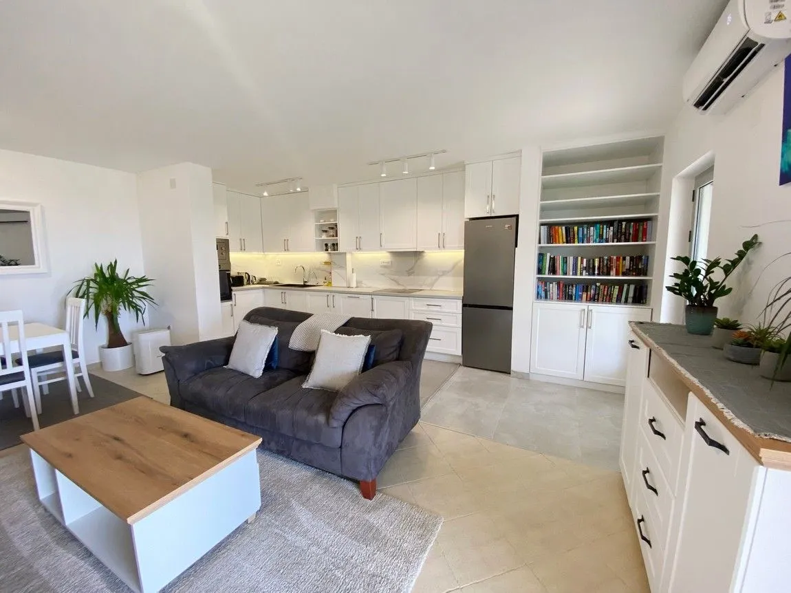 Sale, house, 250m², Blizikuće, Budva