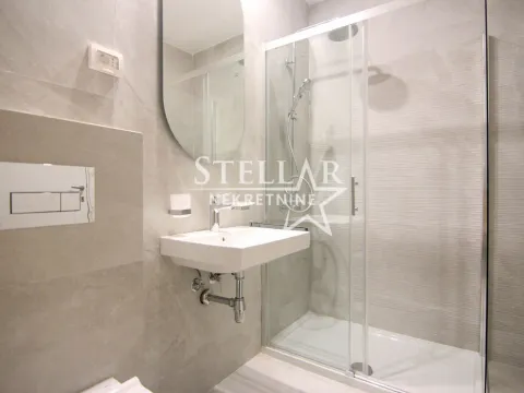 Izdavanje, poslovni prostor, 40m², Central Point, Podgorica - image 6