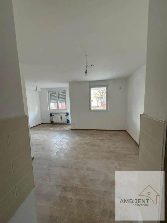 Prodaja, jednosoban stan, 35m², Centar, Stara Pazova