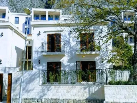 Sale, house, 192m², Dobrota, Kotor - image 17