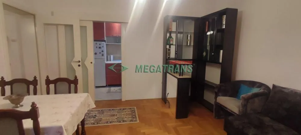 Izdavanje, dvosoban stan, 52m², Bulevar Oslobodjenja, Novi Sad Sve Podlokacije