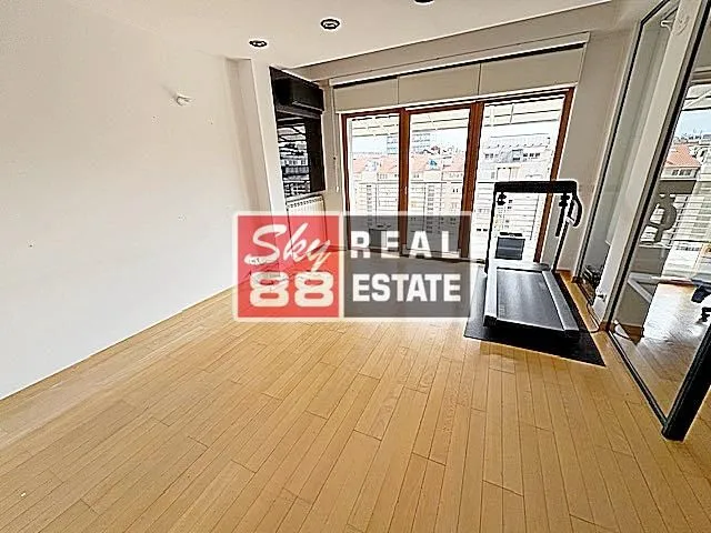Izdavanje, stan, 415m², Vračar Sve Podlokacije, Beograd
