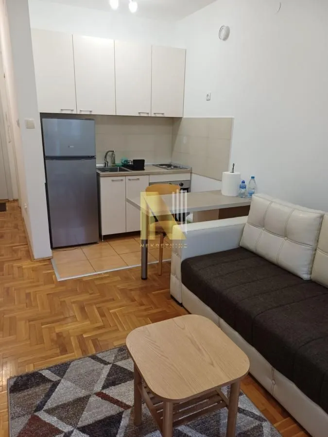 Izdavanje, garsonjera, 26m², Detelinara, Novi Sad Sve Podlokacije