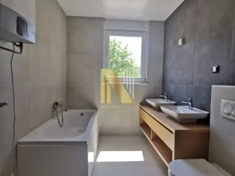 Prodaja, četvorosoban stan, 124m², Sremska Kamenica, Petrovaradin - image 12