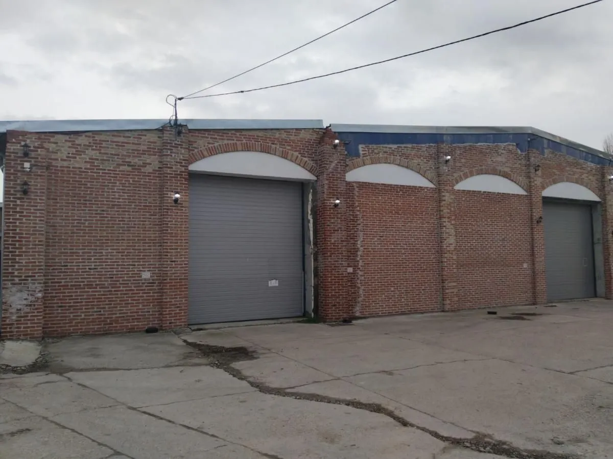 Rent, office space, 1180m², Surčin, Beograd