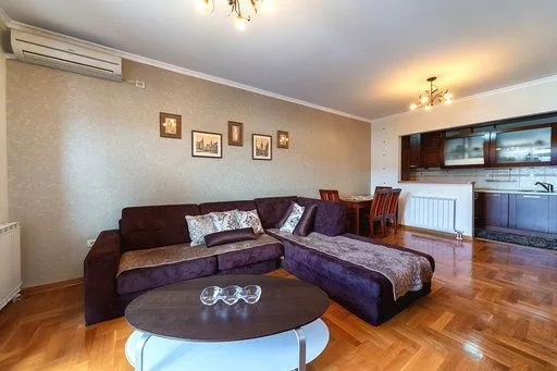 Izdavanje, jednosoban stan, 52m², Preko Morače, Podgorica