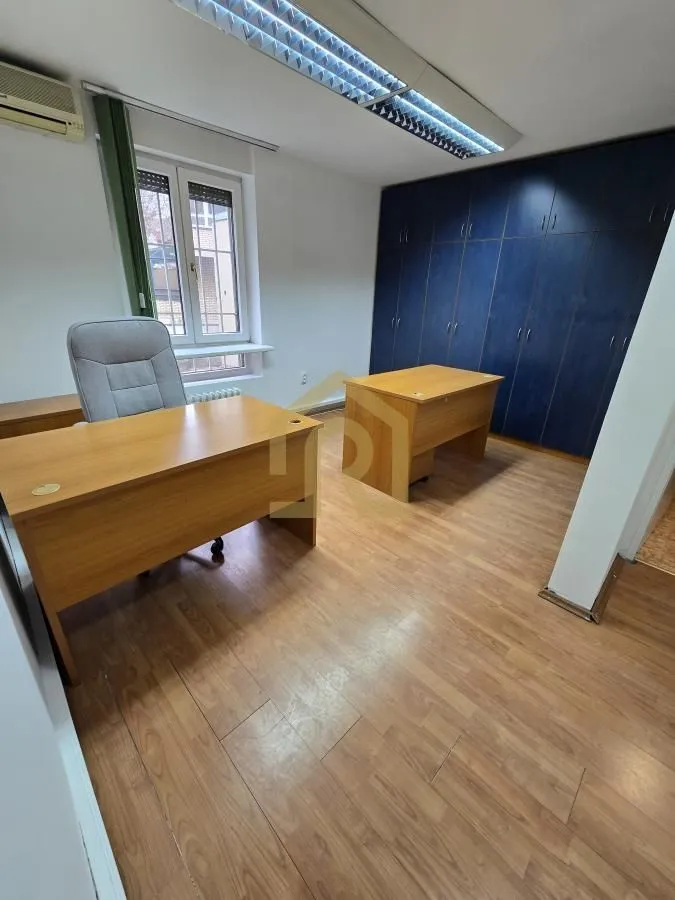 Izdavanje, poslovni prostor, 53m², Vračar Hram, Vračar Sve Podlokacije