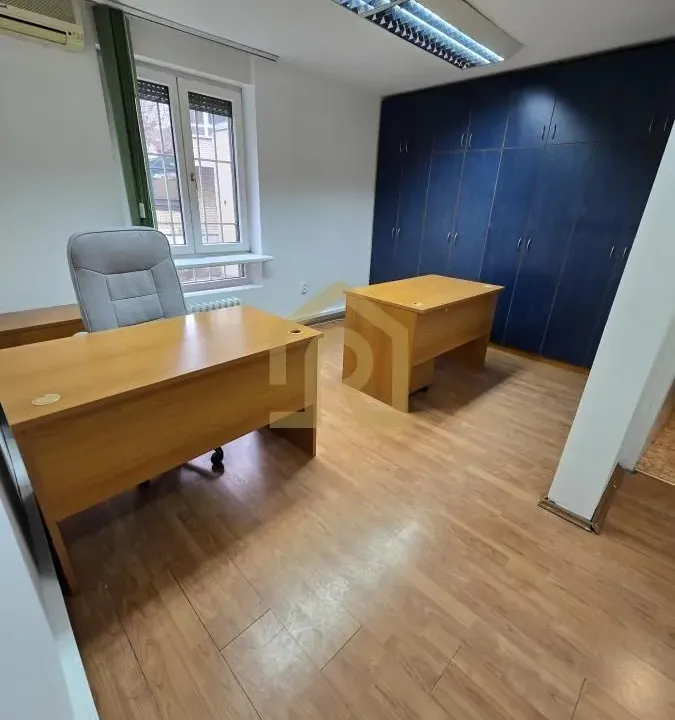 Izdavanje, poslovni prostor, 53m², Vračar Hram, Vračar Sve Podlokacije