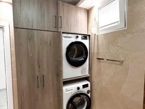 Izdavanje, trosoban stan, 125m², Momišići, Podgorica - image 9