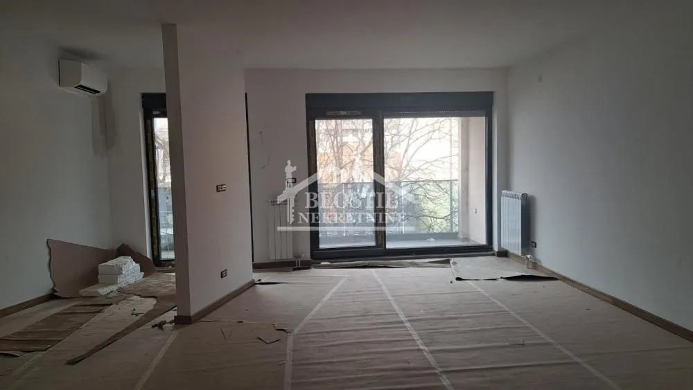Prodaja, trosoban stan, 83m², Kalenić Pijaca, Vračar Sve Podlokacije