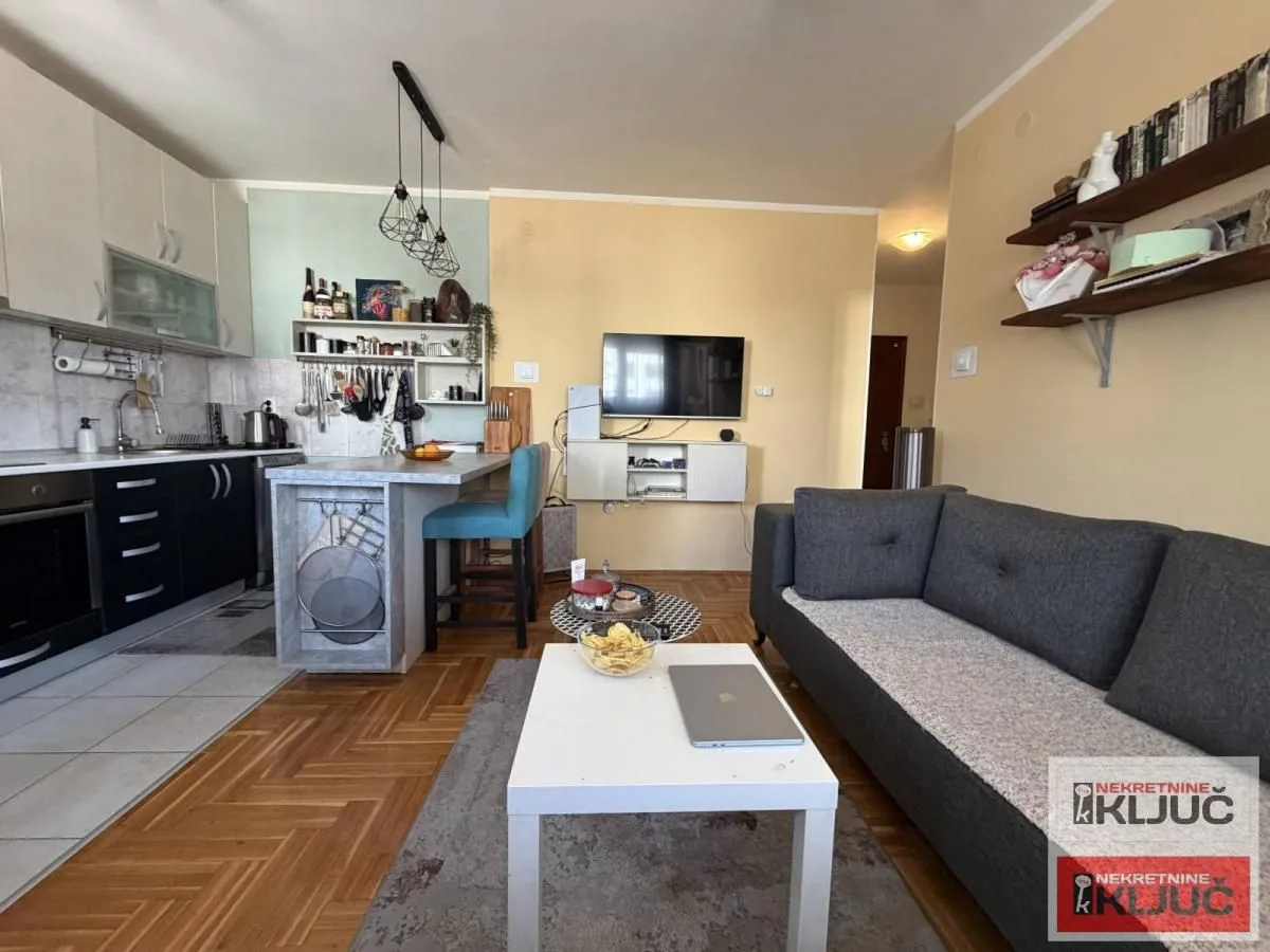 Prodaja, jednosoban stan, 41m², Bulevar patrijarha Pavla, Novi Sad Sve Podlokacije