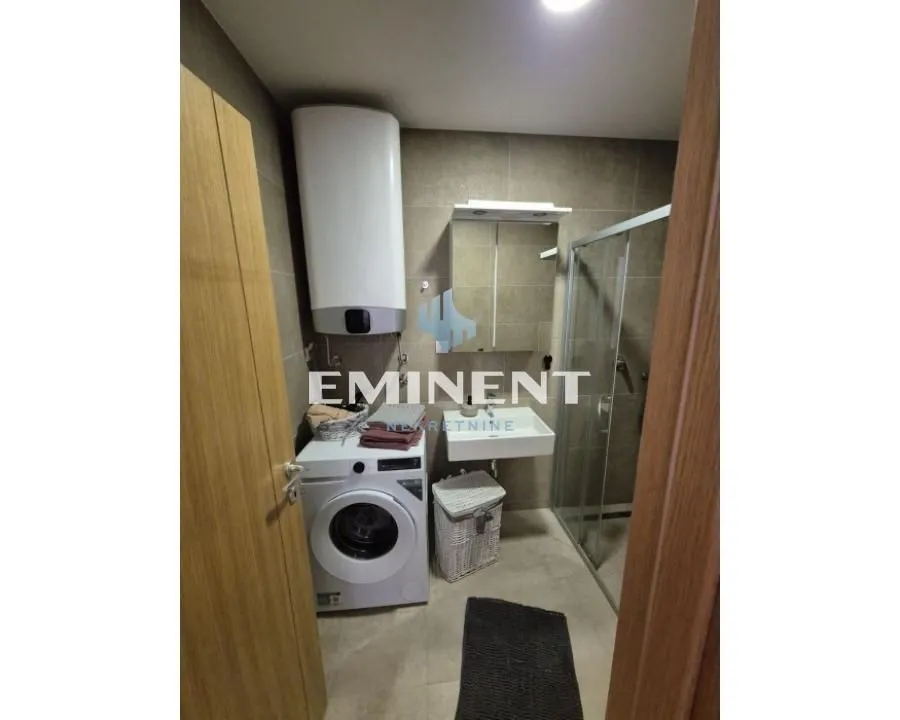 Izdavanje, dvosoban stan, 50m², Južni Bulevar, Vračar Sve Podlokacije