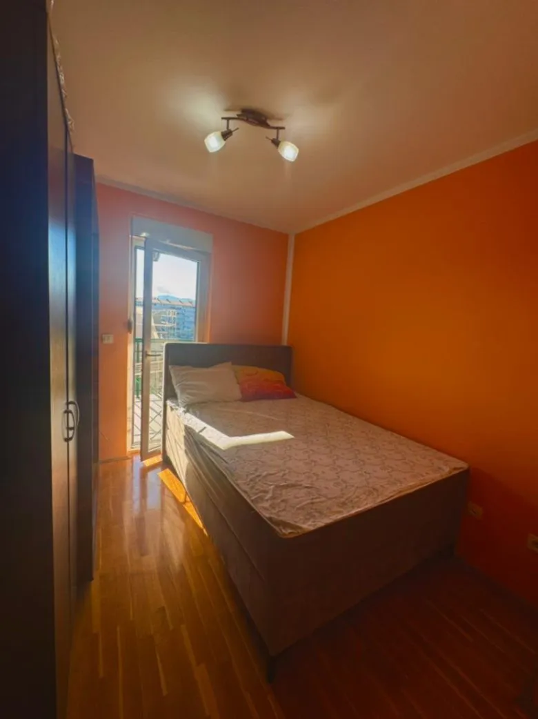 Izdavanje, jednosoban stan, 43m², Krivi Most, Podgorica