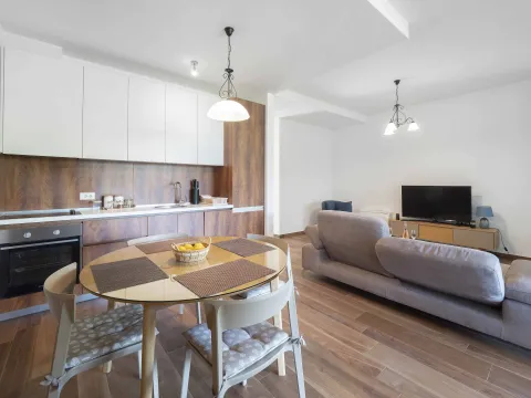 Rent, two bedroom apartment, 81m², Centar, Budva - image 8