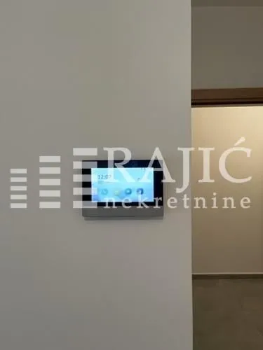 Rent, office space, 50m², Čubura, Beograd