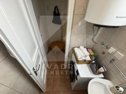 Izdavanje, jednosoban stan, 38m², Centar, Podgorica - image 8