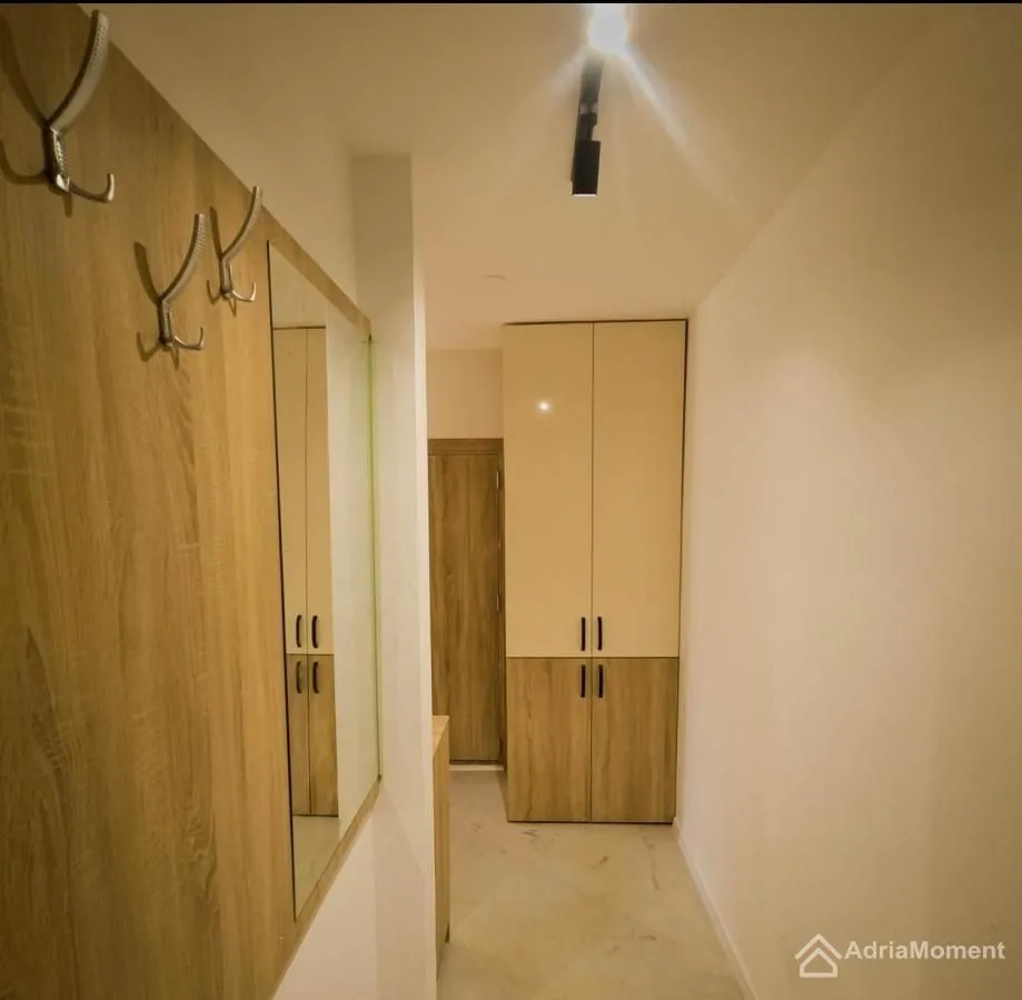Prodaja, garsonjera, 46m², Dobrota, Kotor