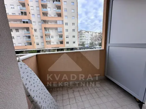 Rent, one bedroom apartment, 43m², City Kej, Podgorica - image 14