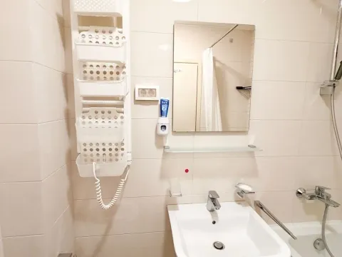 Izdavanje, jednosoban stan, 46m², Tološi, Podgorica - image 8