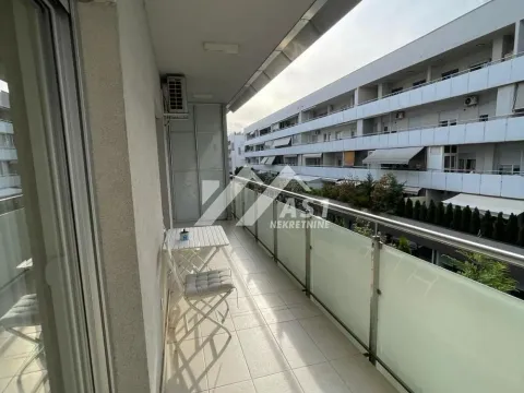 Izdavanje, trosoban stan, 105m², Adamovićevo Naselje, Novi Sad Sve Podlokacije - image 10