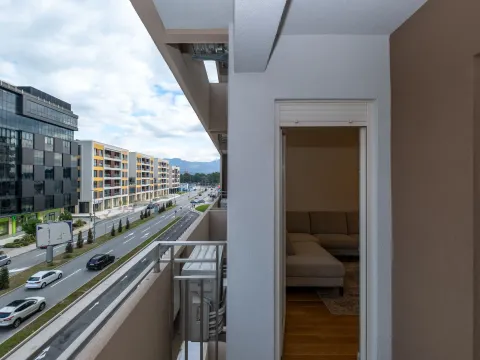 Rent, two bedroom apartment, 72m², Central Point, Podgorica - image 9