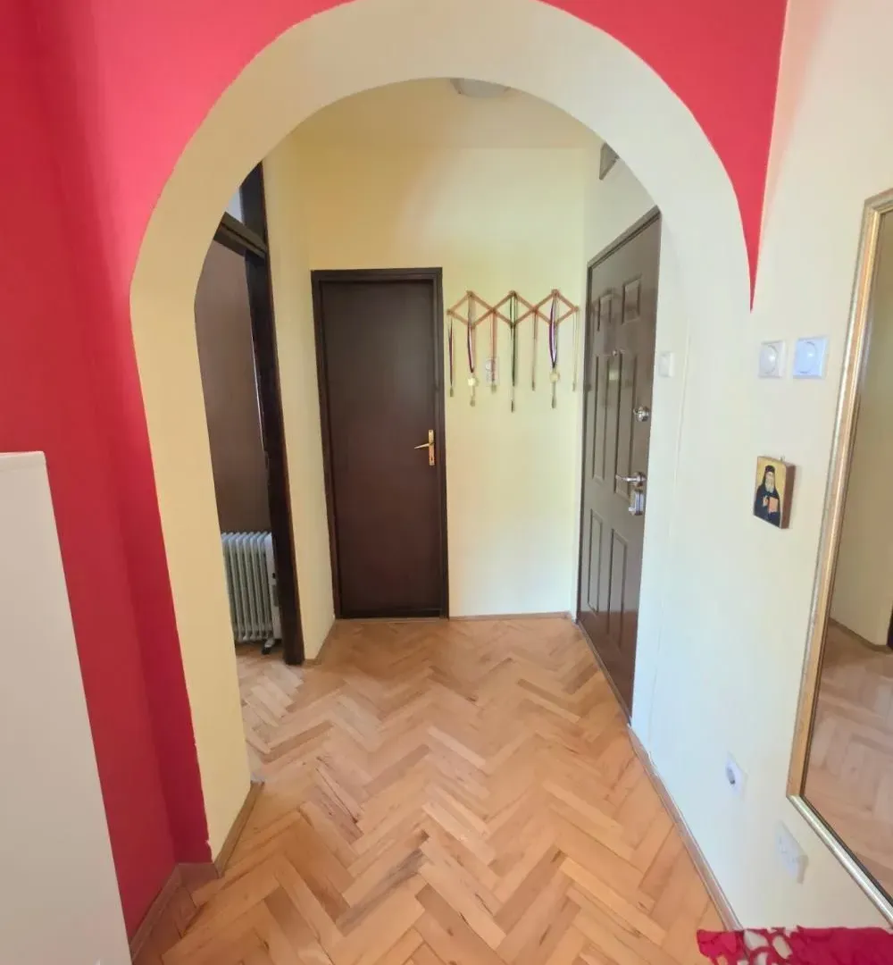 Prodaja, dvosoban stan, 43m², Kneževac, Beograd